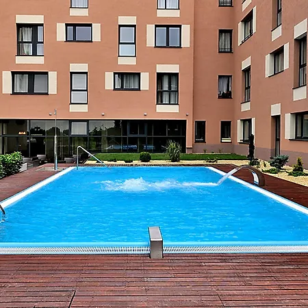 Melrose Apartment
